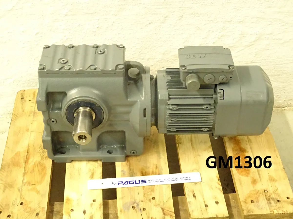 SEW Eurodrive Getriebemotor mit Bremse 1,1 kW, 8,8 U/min