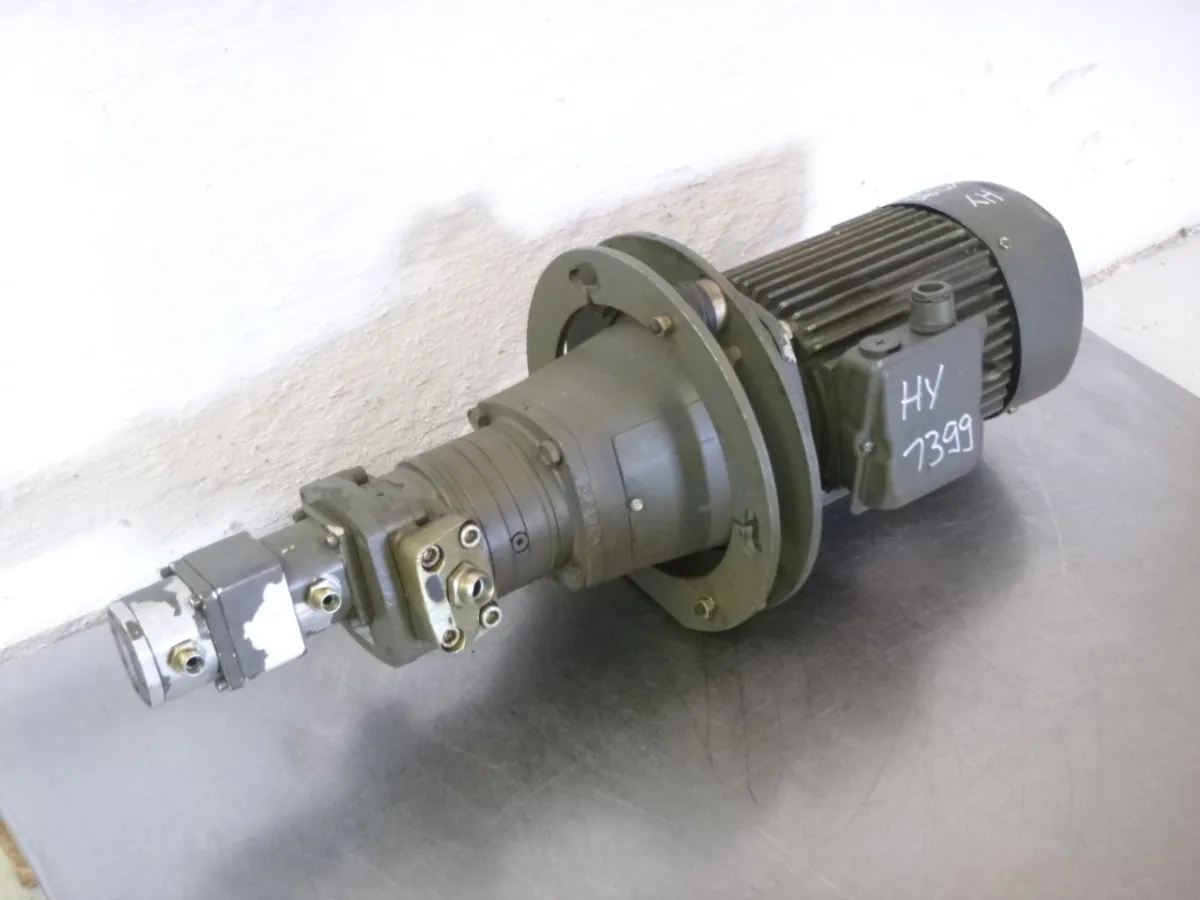 Orsta Hydraulik Dreifach-Hydraulikpumpe 10/16-1 / C4-2 L / A2,5 L