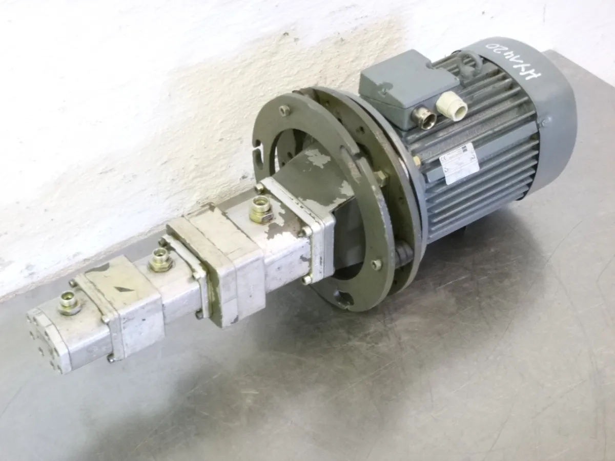 Orsta Hydraulik Dreifach-Hydraulikpumpe C10-2 R / C6,3-2 R / A6,3