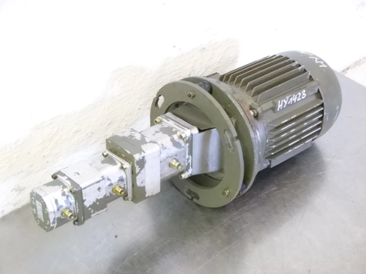 Orsta Hydraulik Dreifach-Hydraulikpumpe C10-2 R / C6,3-2 R / A2,5