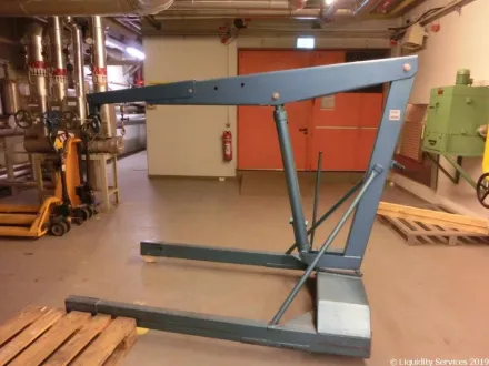 Montagekran 2500 kg – RESALE