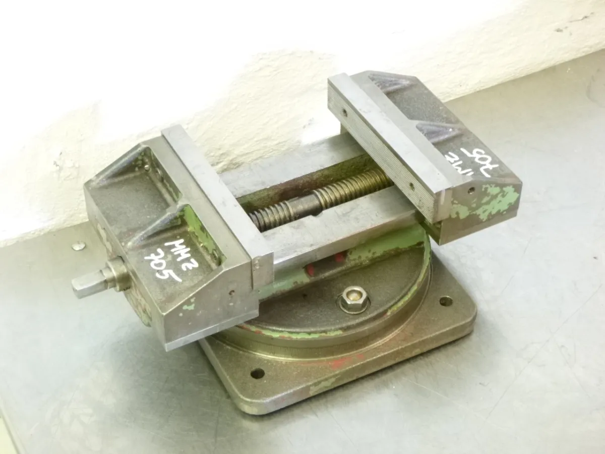 Zentrierschraubstock mit Tisch 220 mm, 200 mm