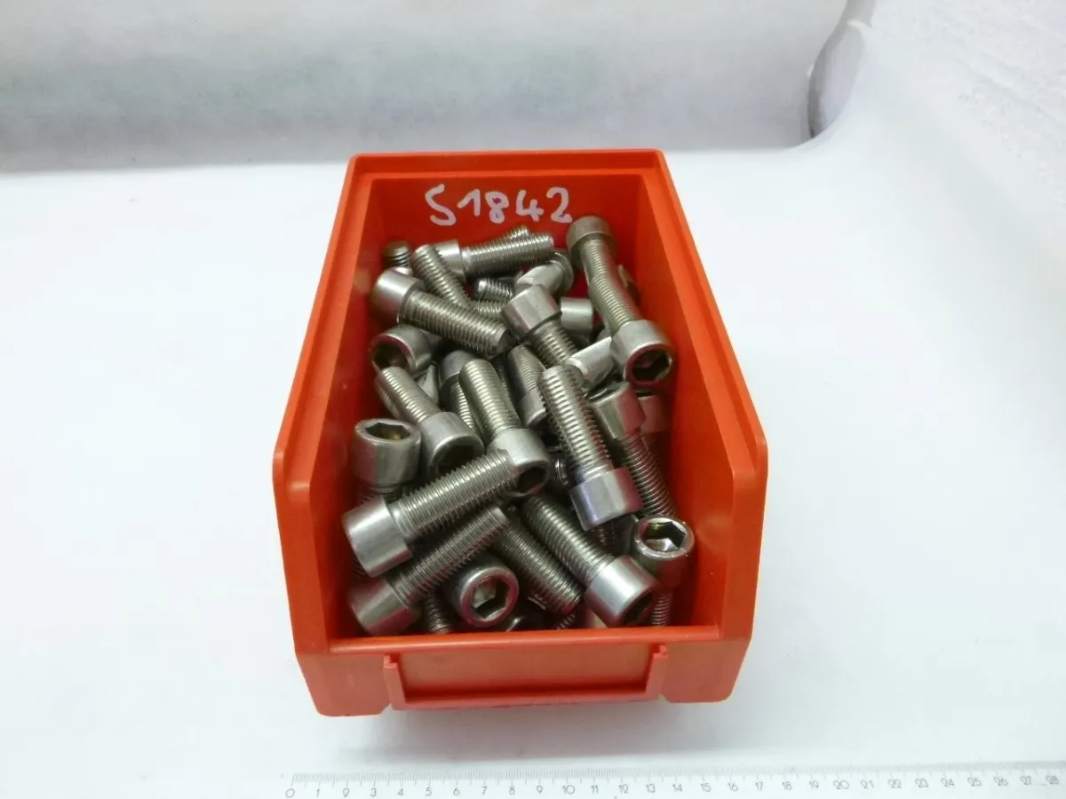 Zylinderkopfschrauben mit Innensechskant M16 x 45