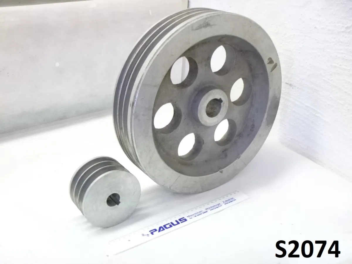Keilriemenscheibenpaar Ø 118 / 374 mm, 3 Rillen