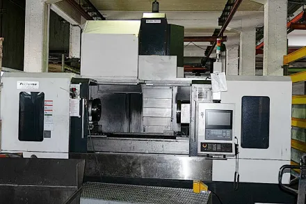 Akira Seiki HV-8A CNC Vertikales Bearbeitungszentrum – RESALE