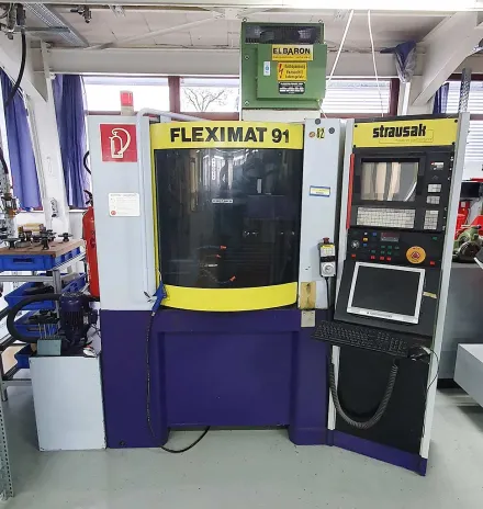 Strausak Fleximat 91 CNC CNC Werkzeugschleifmaschine – RESALE