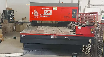 Amada LC-2415 Alpha II/Resonator C-1500 CO2-Laserschneidanlage – RESALE