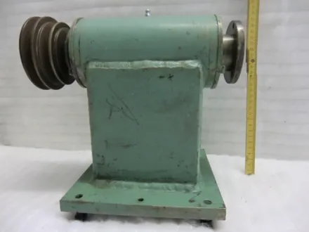 Kreissägewelle mit 3 Riemenscheiben – RESALE