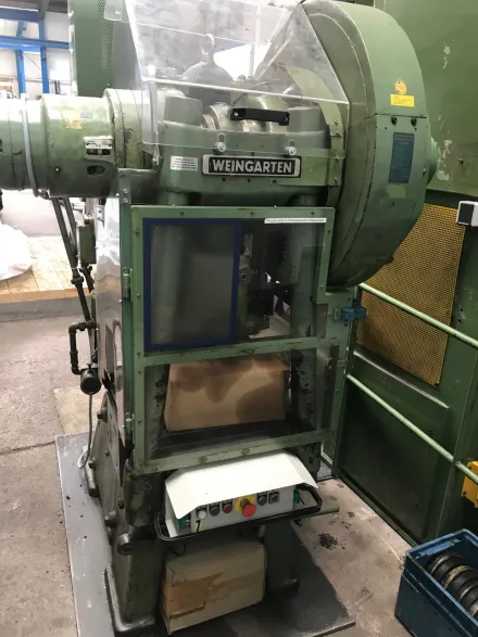 Weingarten XKSHW Einständerexzenterpresse – RESALE