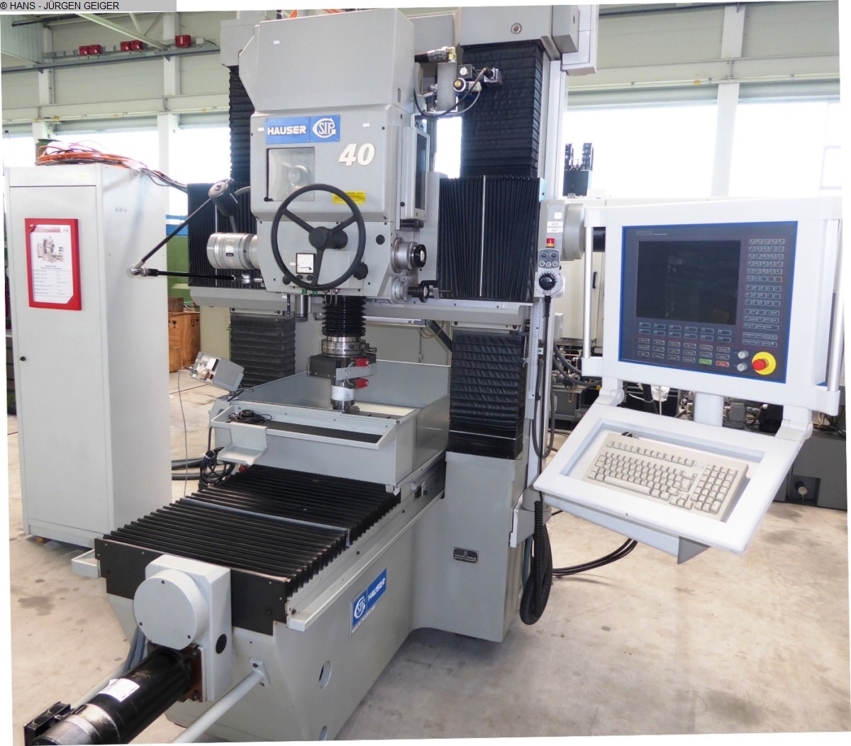 HAUSER S 40 - CNC ADCOS 400 Koordinatenschleifmaschine