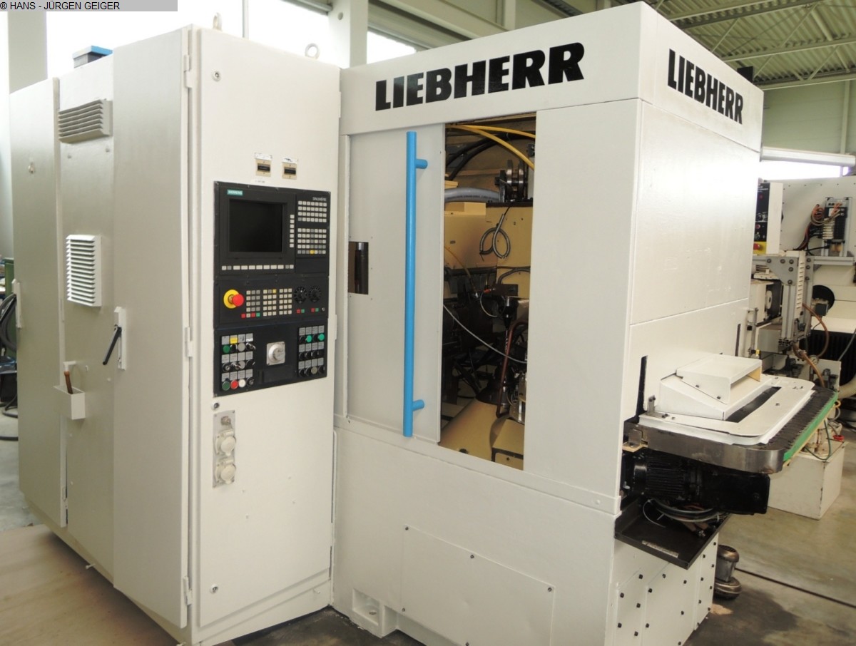 LIEBHERR LC 82 ギアホブ盤 - 縦型