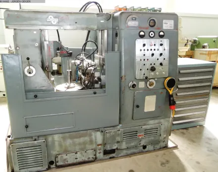 Lorenz F 400 Zahnrad-Abwälzfräsmaschine - vertikal – RESALE
