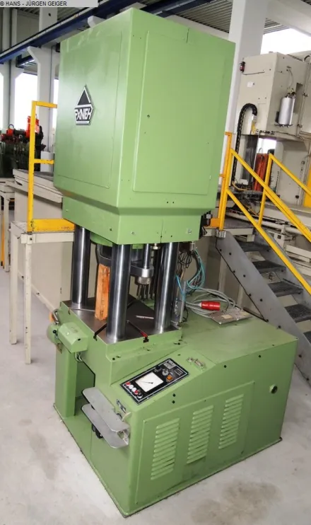 Exner H 4 SP-200 Hydraulische - Viersäulenpresse – RESALE