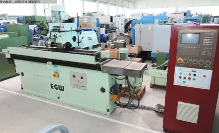 Donau-Knapp UZFM-V 300 H-CNC Zahnstangenfräsmaschine – RESALE