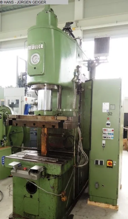 Müller CEZ 160.5.8 Einständer - Ziehpresse - Hydraulisch – RESALE