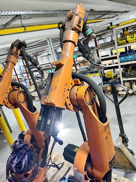 Kuka KR 6/2 Industrieroboter – RESALE