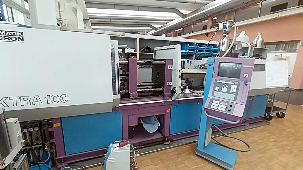 Ferromatik E100 Spritzgießmaschine