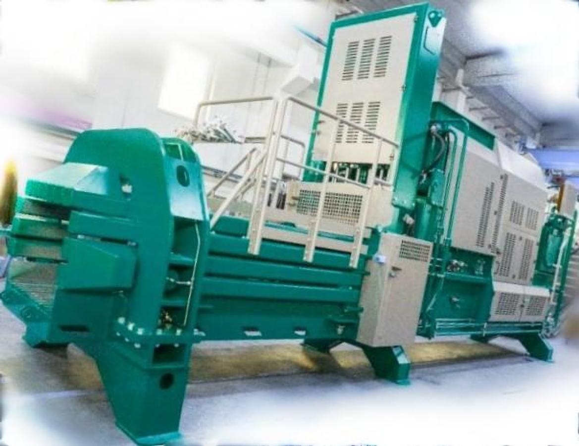GERMANPLAST horizontal baler 120Ton 6-2...