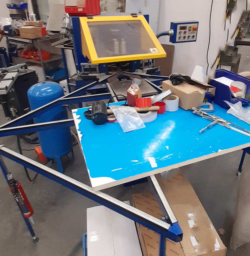 Schüco CC 120 A Eckverbingungsmaschine