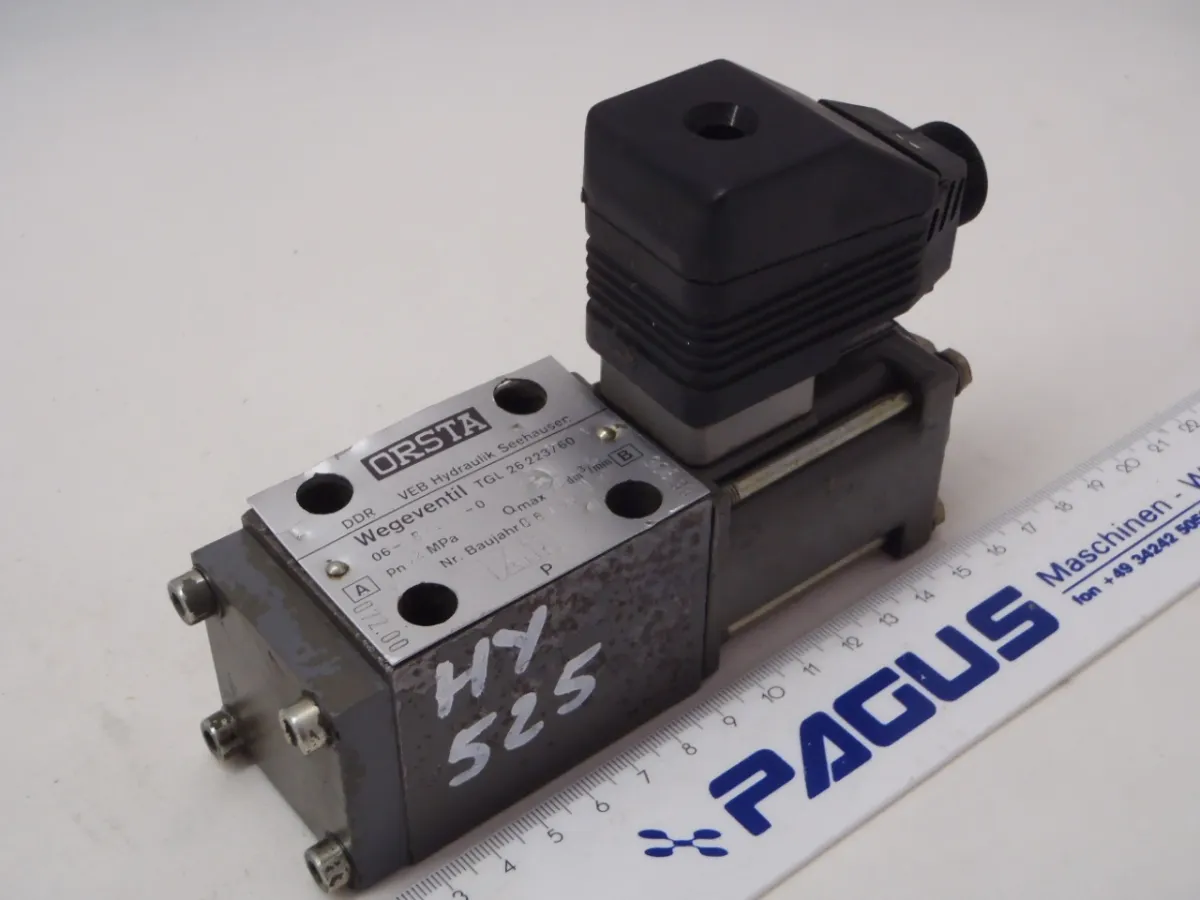 Orsta Hydraulik Wegeventil 06-082.12-0