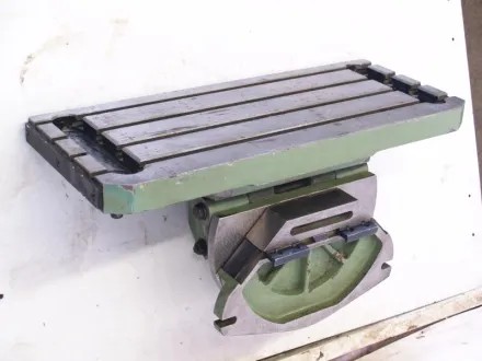 Univ. Schwenk- Kipp- Drehtisch Universal Werkzeug- – RESALE