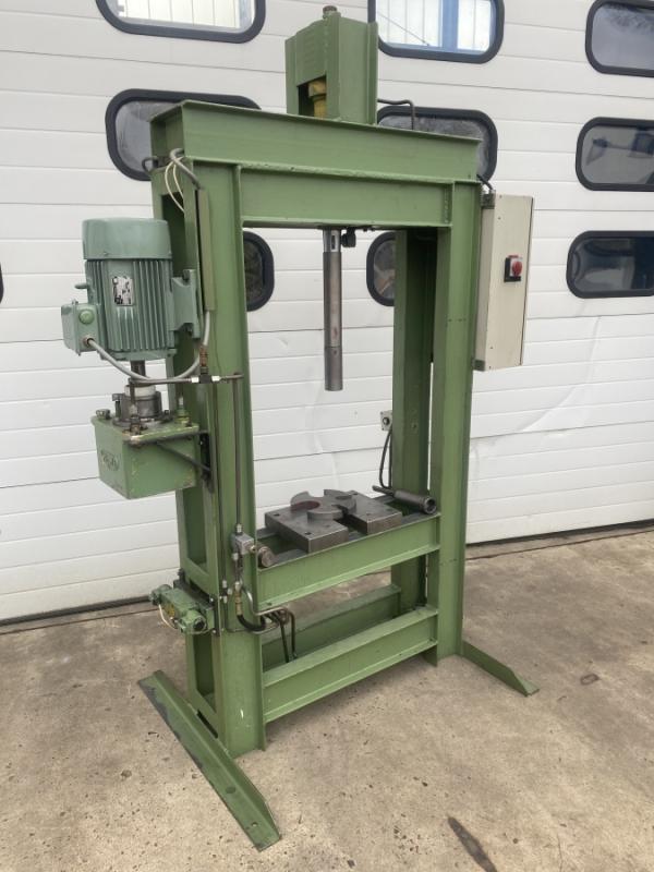 Eigenbau MaVo 5t-20 Hydr. Werkstattpresse, Räumpresse, Nutenräumpresse