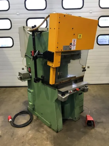 May - Maypres - Komatsu MKN 1-63/6 Einständer Kniehebelpresse, Exzenterkniehebelpress – RESALE