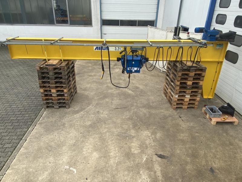 ABUS VW (3200kg x 6250mm) + GM 800 Wandschwenkkran mit Hubwerk, Schwenkantrieb und Ka