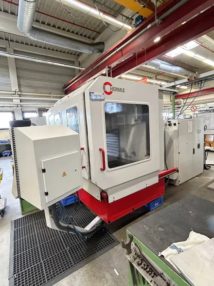 Hermle UWF 1001 H CNC Universal Fräs- und Bohrmaschine – RESALE