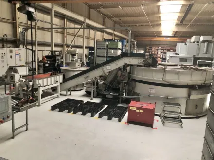 Rösler R 280/24 SE Gleitschleifanlage – RESALE