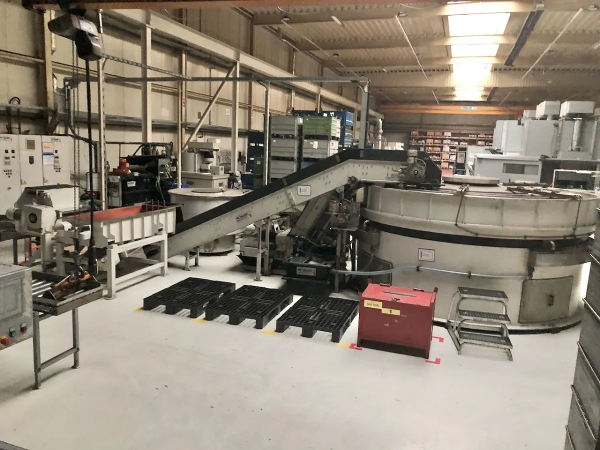 Rösler R 280/24 SE Gleitschleifanlage