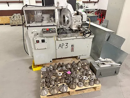 Carl Zeiss HKM 063 Rundschleifmaschine – RESALE