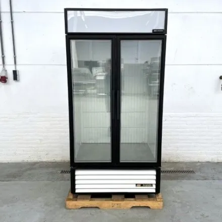 True GDM 35F LD Kühlvitrine – RESALE