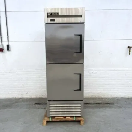 True T 23F 2 LH Kühlschrank für Gewerbegebrauch – RESALE