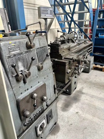 Meuser M2L Leit- und Zugspindeldrehmaschine – RESALE