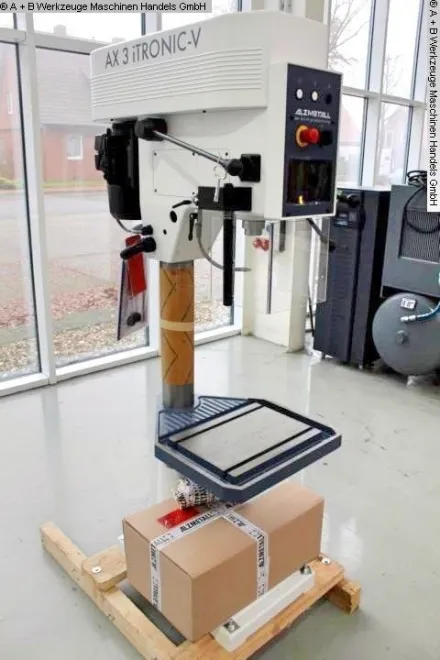 Alzmetall AX 3 iTRONIC-V Säulenbohrmaschine – RESALE