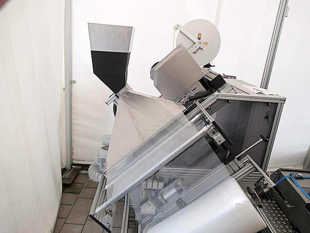 AVT 300-FF/XX°-FB Folienverpackungsmaschine