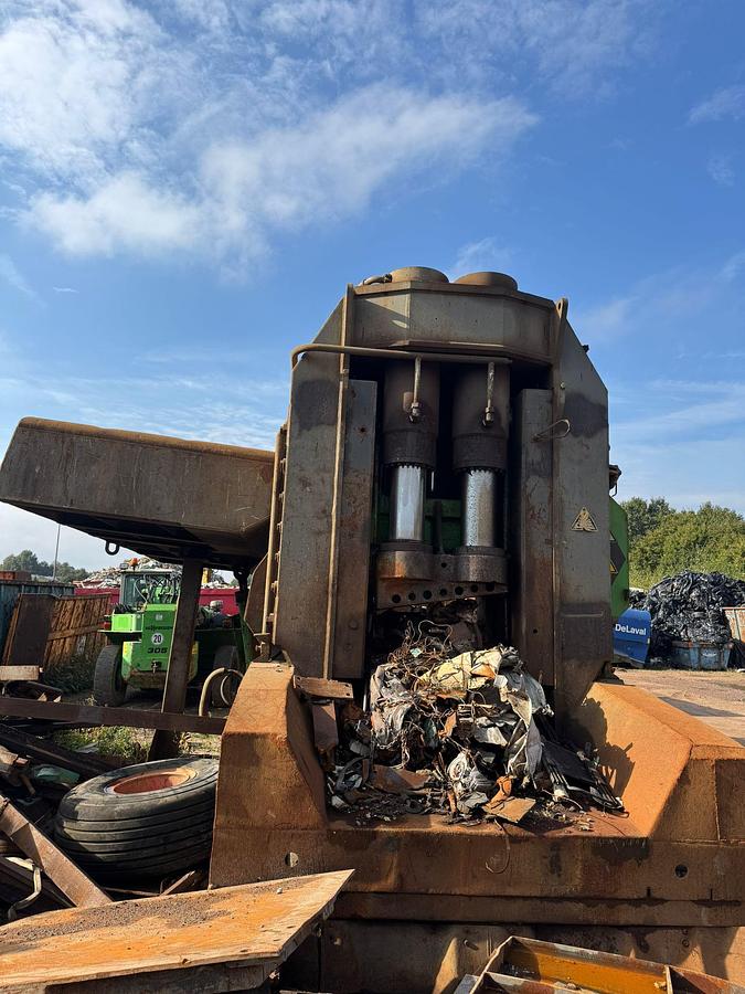 Akros Henschel CIV 600-8L DM
