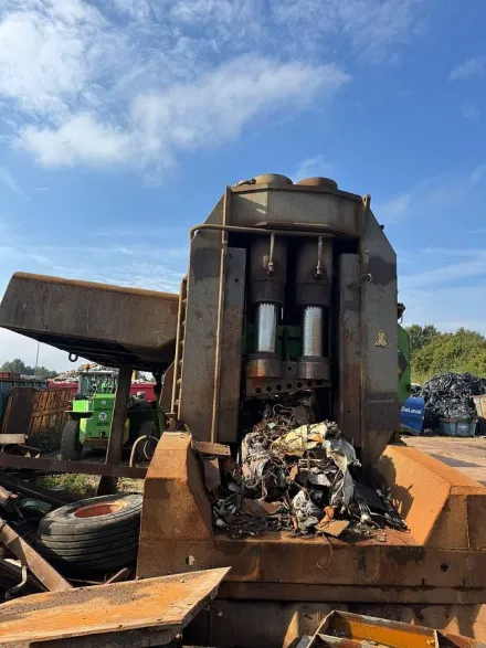 Akros Henschel CIV 600-8L DM – RESALE
