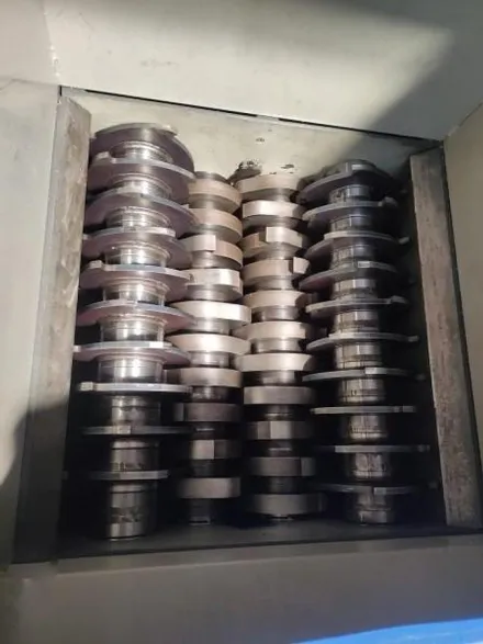 Isve Shredder+granulator combine... Schredder+Granulator kombiniert – Mehrzweckgrößenreduktion – RESALE