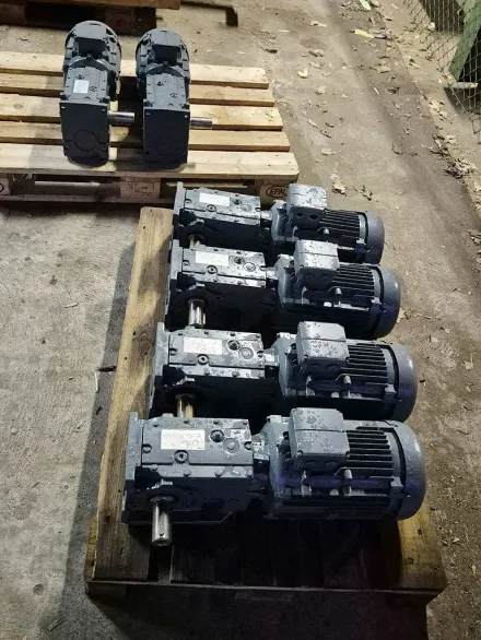 Lenze g500-B600 Kompakt-Getriebemotor – RESALE