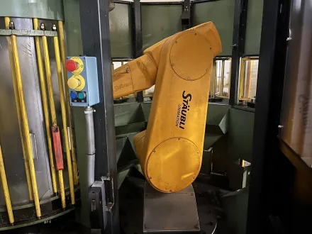 Staubli RX170 HSM Drilling / Milling robot Vertikale Bearbeitungszentren – RESALE