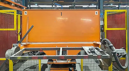 Kuka KR 15/2 Roboterschweißanlage – RESALE