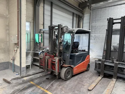 Toyota 8FBMT35 Fahrzeuge (Gabelstapler - Beladung - Reinigung etc.) – RESALE