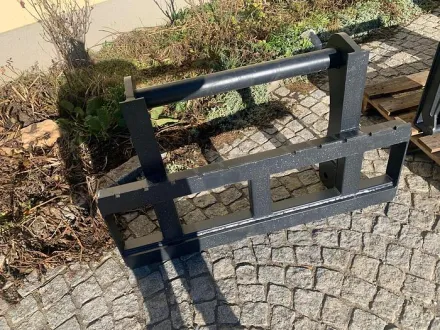 Big Palettengabel 2 t mit Bobca... Palettengabel 2 t mit Bobcat Teleskoplader Aufnahme – RESALE