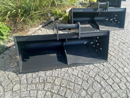 Big Grabenräumlöffel 150 cm mit... Grabenräumlöffel 150 cm mit Lehnhoff MS08 Symlock Aufnahme – RESALE