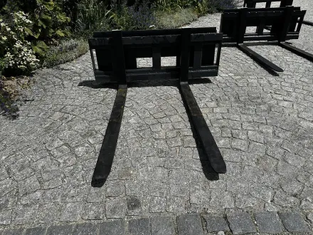 Big Palettengabel mit Bobcat 11... Palettengabel mit Bobcat 114cm Aufnahme – RESALE
