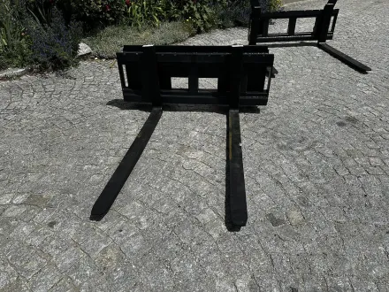 Big Palettengabel mit Bobcat 11... Palettengabel mit Bobcat 114cm Aufnahme – RESALE