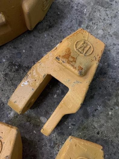 Ersatzzahn Klein ... Abbruchpulverisierer Ersatzzahn klein passend zu Hammer RH25 – RESALE
