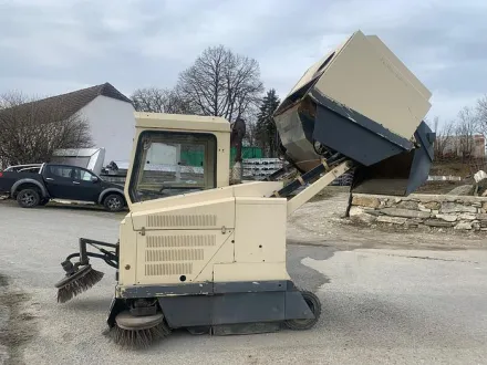 Amros 1250 Kehrmaschine – RESALE